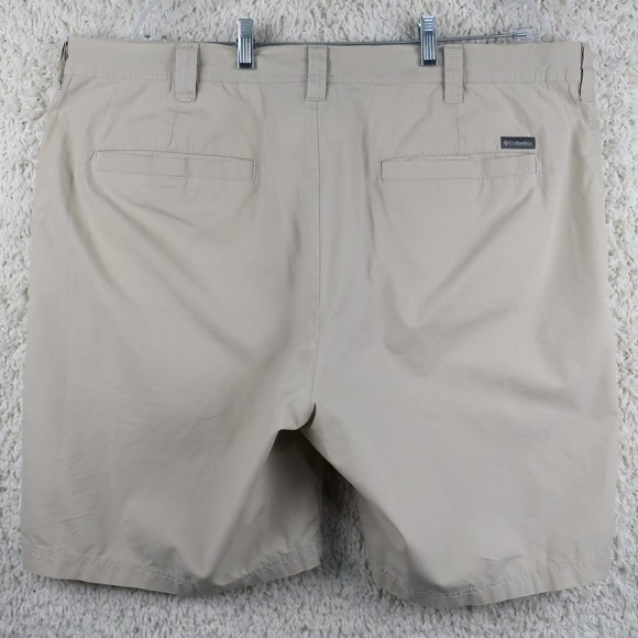 Columbia* Men's 1.5" Belt Loop Multipocketed Khaki Shorts~ Size 42" Waist - Picture 2 of 9